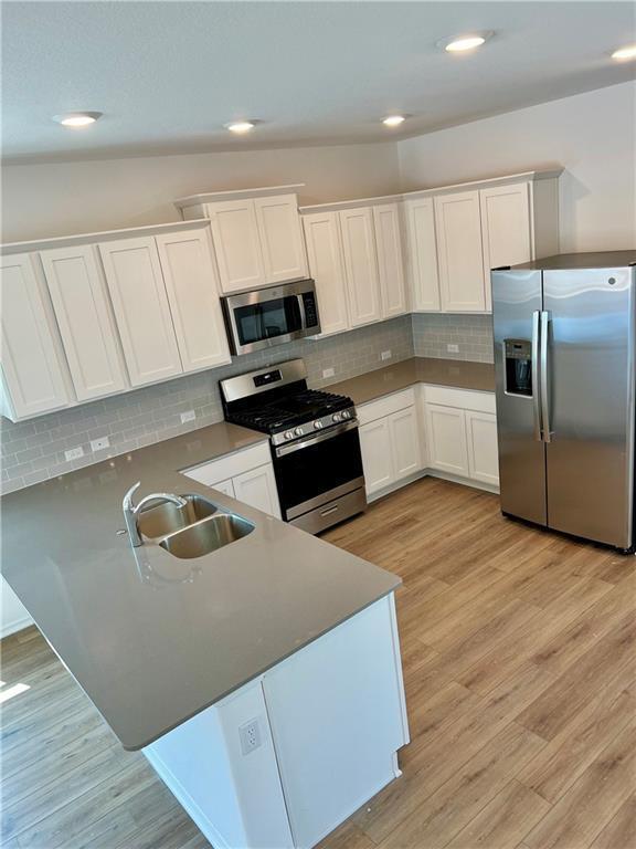Foto del edificio - 290 Silver Glen Dr
