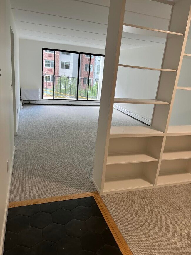Sala de estar - 1116 Warburton Ave