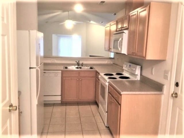 Building Photo - 5825 Regent Village Dr