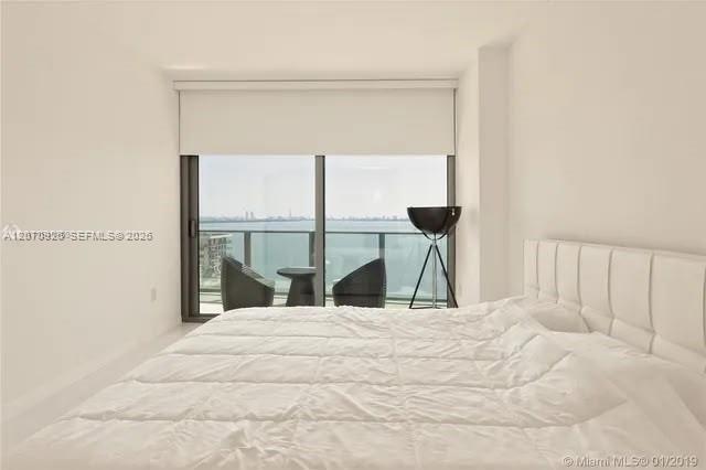Foto del edificio - 460 NE 28th St