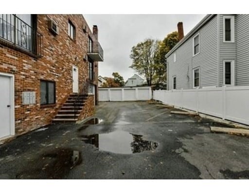 Building Photo - 11 Flint Ave