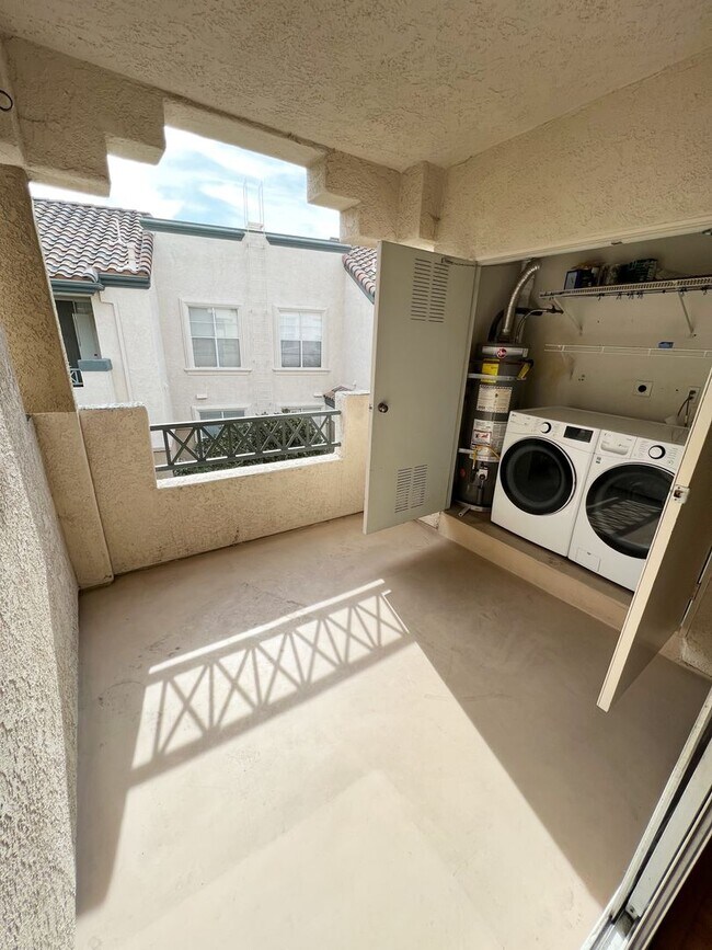 Foto del edificio - 2BR/2BA Upper level Condo @ Camino Villas in Carmel Valley