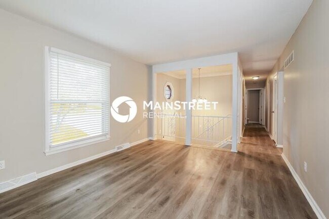 Foto del edificio - 3 Bedroom Pet-Friendly Home in Parkville, MO with Main Street Renewal