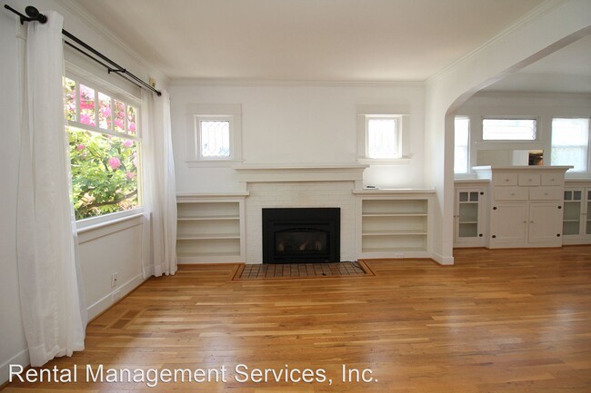 Building Photo - 2 br, 1 bath House - 2917 NE 36th Ave