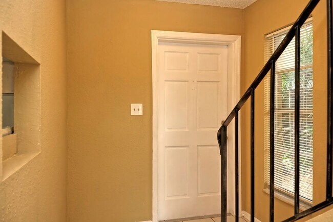 Foto del edificio - Spacious 2/2 Maitland Townhome with large ...