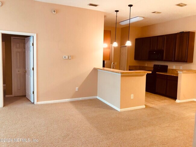 Foto del edificio - 7053 Snowy Canyon Dr