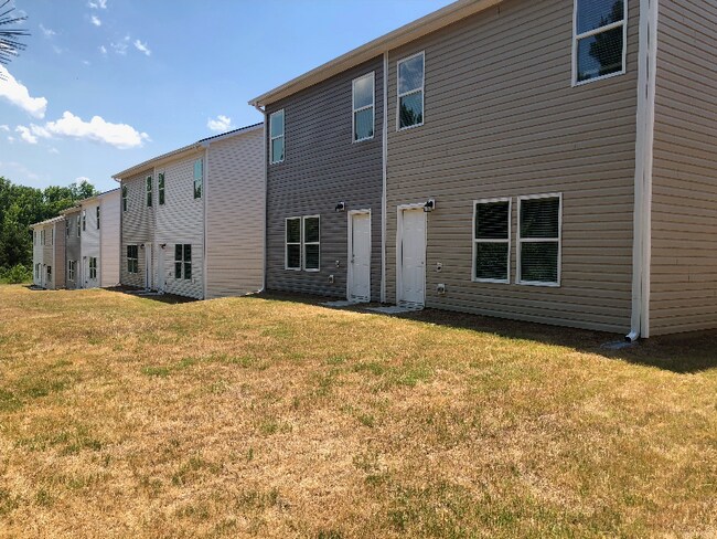 Foto del edificio - 444 Oakwood Dr NW