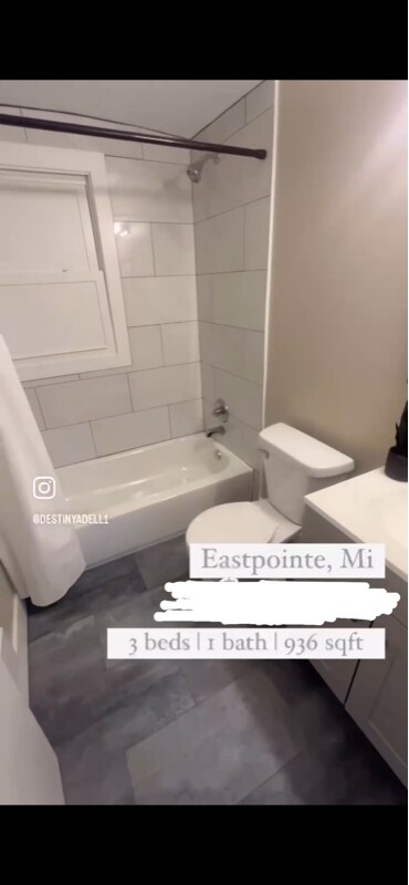 Foto del edificio - 21786 Rein Ave