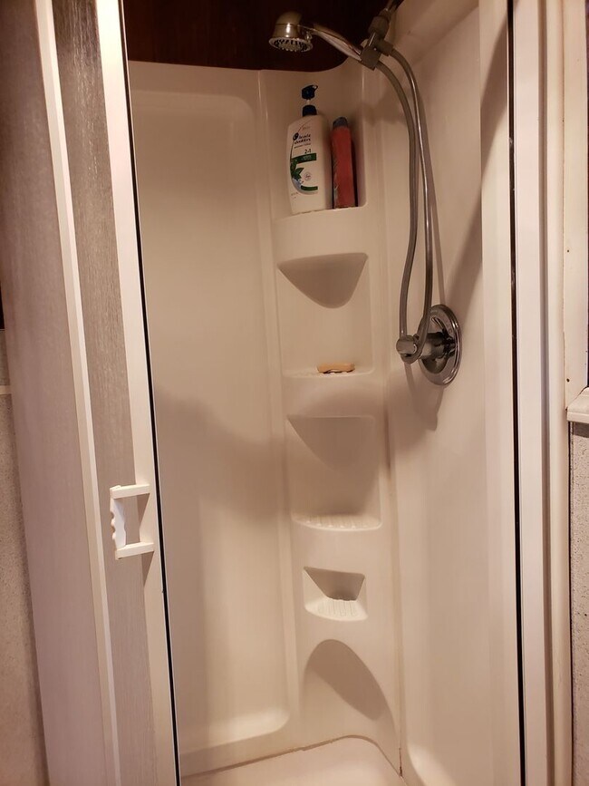 Foto del edificio - Cozy 3 Bedroom 2 Bath With Bonus Loft