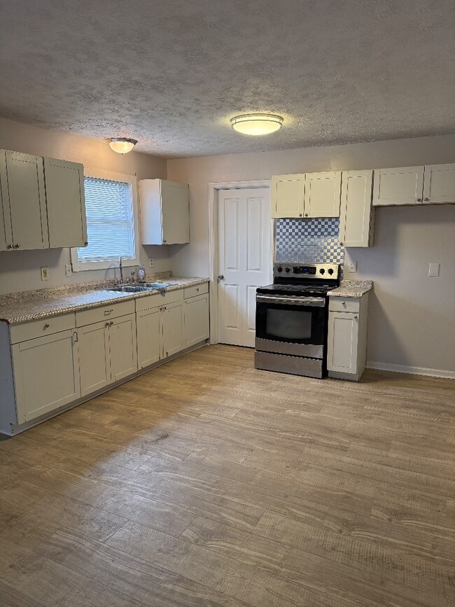 Photo - 1016 Jane St House