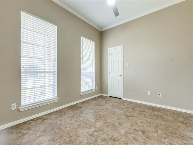 Foto del edificio - 1656 Knoll Wood Ct