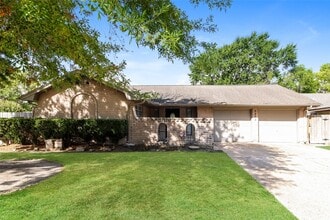 Building Photo - 5503 Jumada Cir