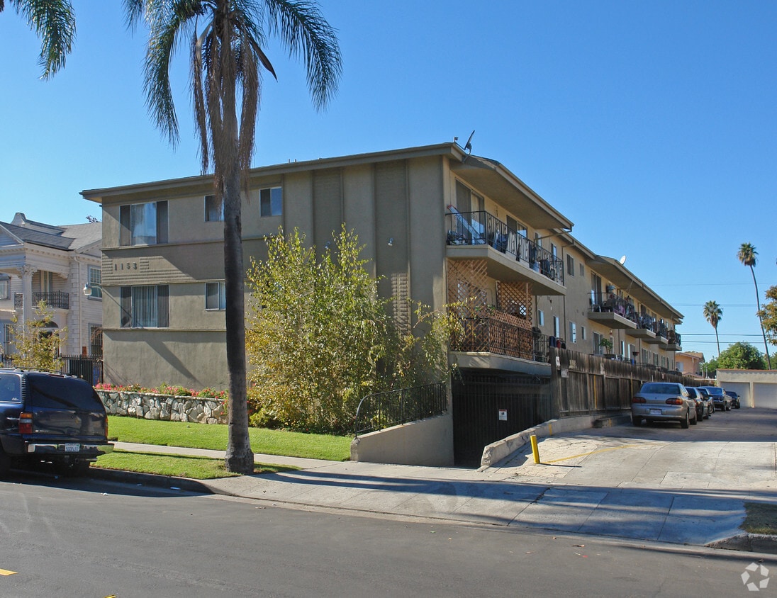 Building Photo - Donna Jean Apartments