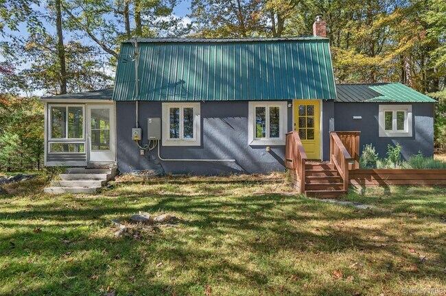 Building Photo - 24 Old Westbrookville Rd