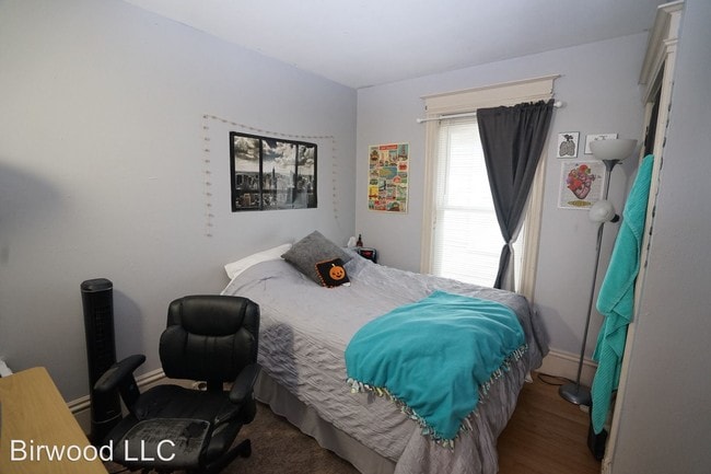 Building Photo - 9 br, 2 bath Apartment - 519 W. Mifflin St.
