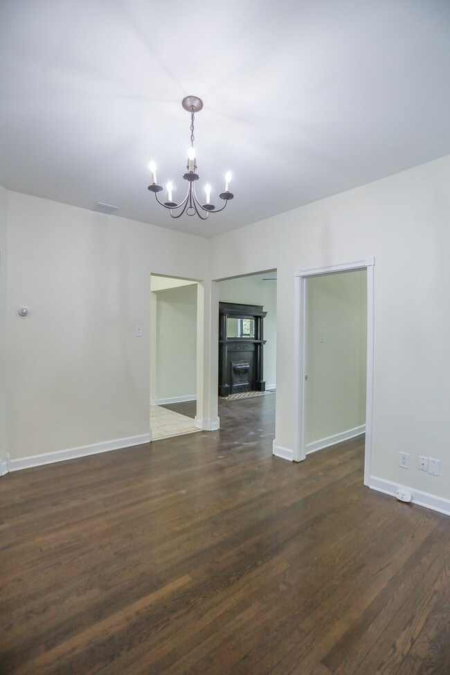 Foto del edificio - 5937 N Broadway