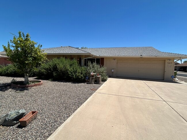 Building Photo - 10615 W Cheryl Dr