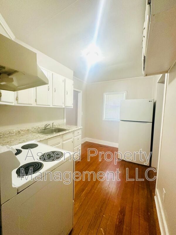 Building Photo - 5317 Spriggs St