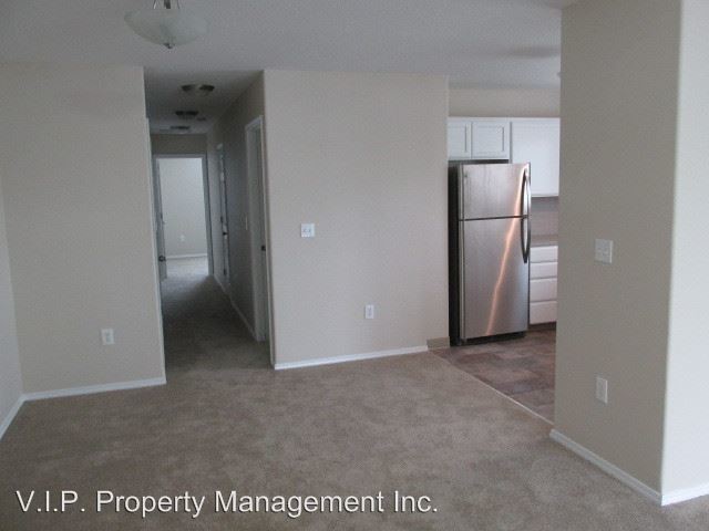 Building Photo - 2 br, 1.5 bath House - 10934 NE Weidler St