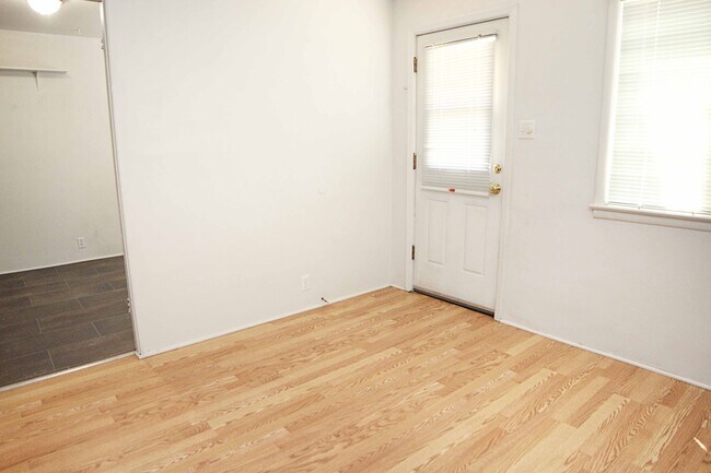 Foto del edificio - 804 E Laurel St