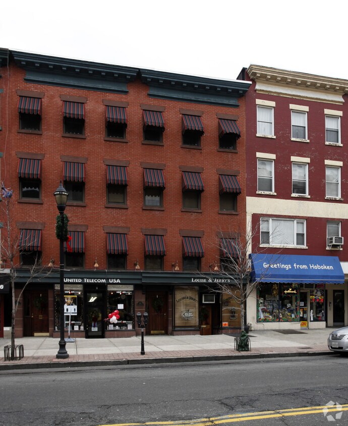 Primary Photo - 329 Washington St