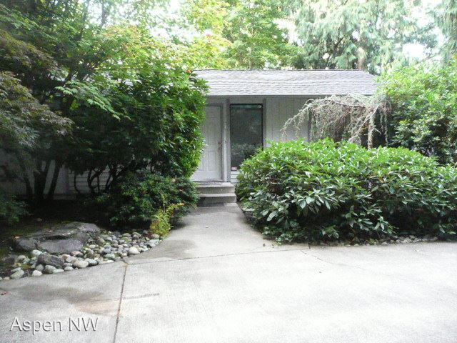 Primary Photo - 2926 E Bay Dr NW