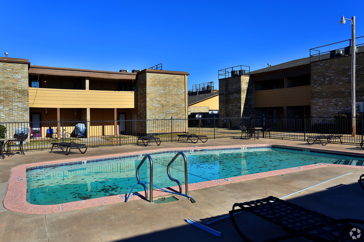 Piscina - Ashton Place Apartments