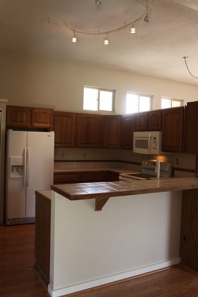 Foto del edificio - 5 Bedroom / 3 Bath Ranch with A/C