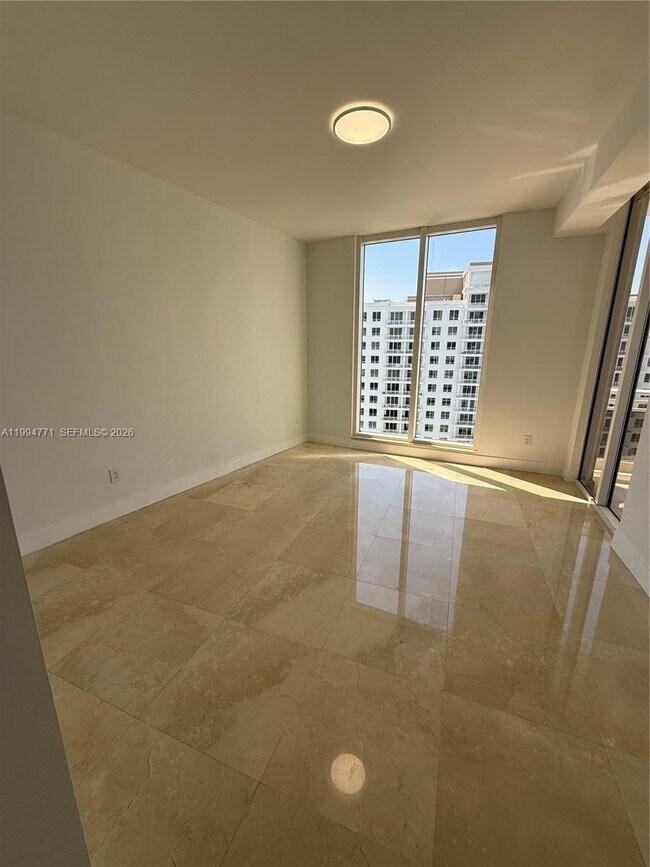 Building Photo - 901 Brickell Key Blvd