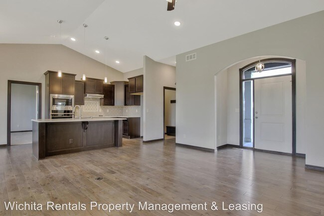 Building Photo - 3 br, 2 bath House - 529 N. Jaax Ct.