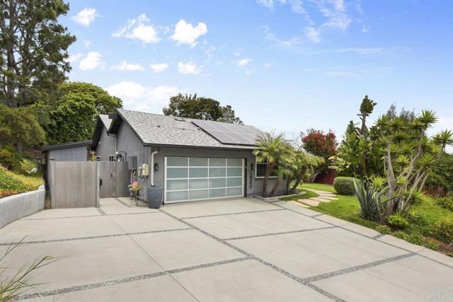 Building Photo - 2560 Lozana Rd
