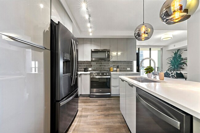 Foto del edificio - 1400 W Peachtree St NW