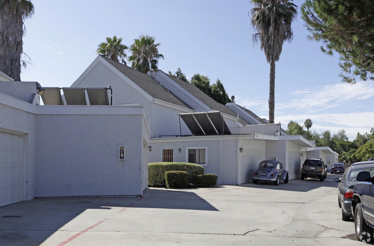 Building Photo - 3114 King Arthurs Ct