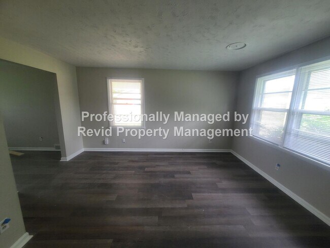 Building Photo - Beautiful 3 Bedroom Home!