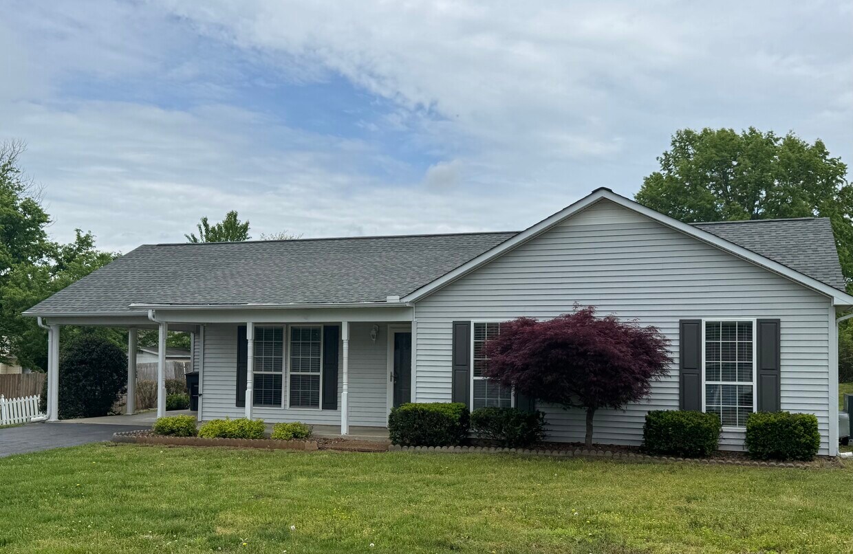 Foto principal - 1560 Greenbriar Ln