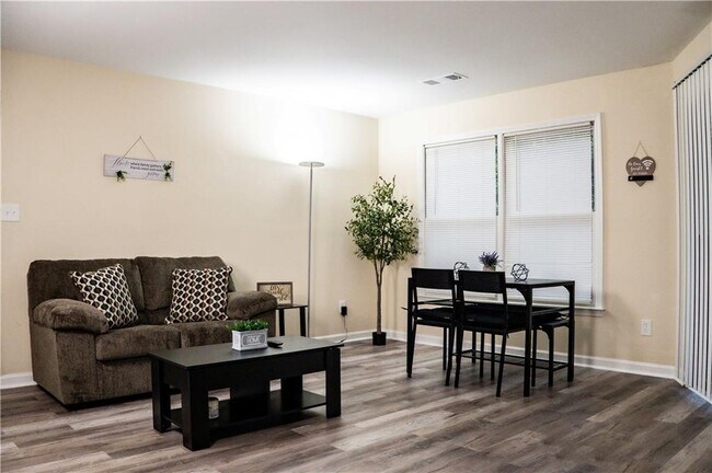 Foto del edificio - 1600 Oakpoint Dr SW