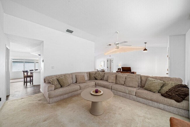 Foto del edificio - Charming 2BR House in Sebring