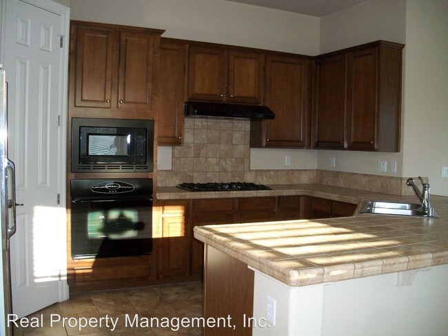 Building Photo - 752 Rivercrest Pky