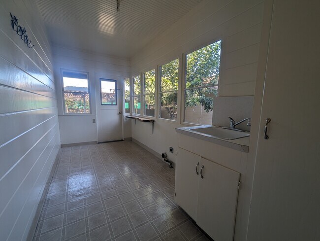 Building Photo - 4153 Bolsa Rd