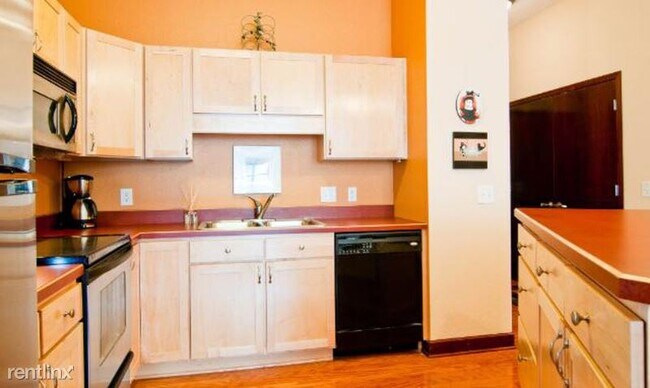 Foto del edificio - 308 E 18th St