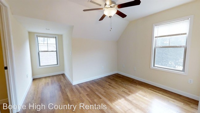 Building Photo - 154 Tulip Tree Ln