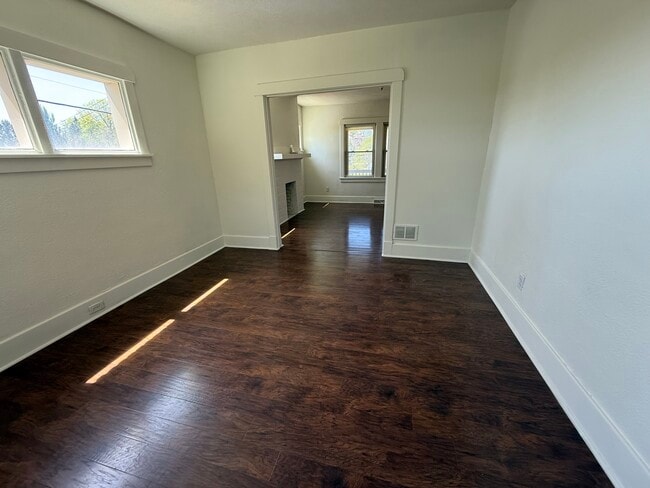 Foto del edificio - 2235 Saranac Ave