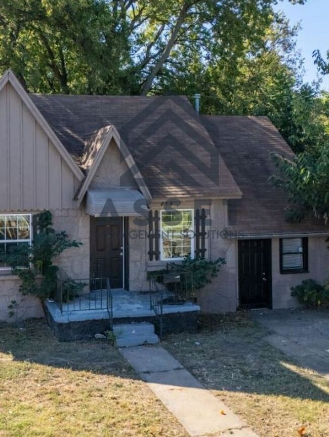 Photo - 4 Bedroom House Available now in OKC