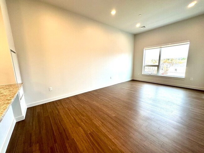 Foto del edificio - 45 E Central St