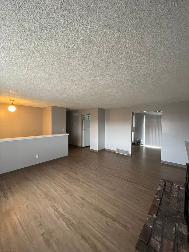 Building Photo - North Spokane Remodeled Gem!! Available Now!