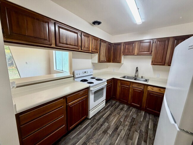 Foto del edificio - Kenton 3BR/2BA Single-Level Home | Private Yard, W/D Included & Off-Street Parking