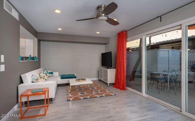 Foto del edificio - 7720 E Heatherbrae Ave