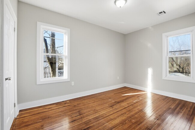 Foto del edificio - 53 Oak Ave