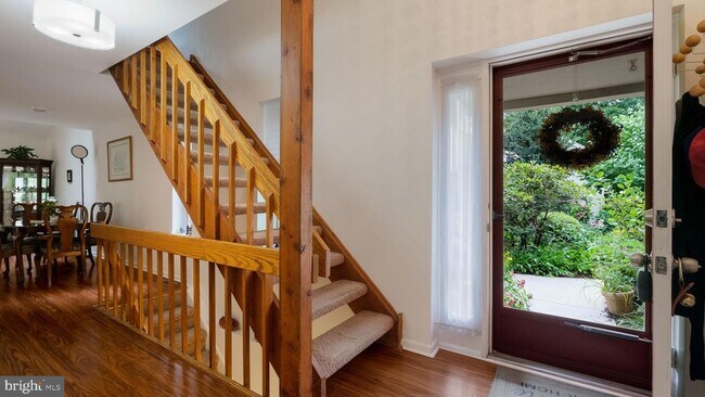 Foto del edificio - 20 Oakmont Pl