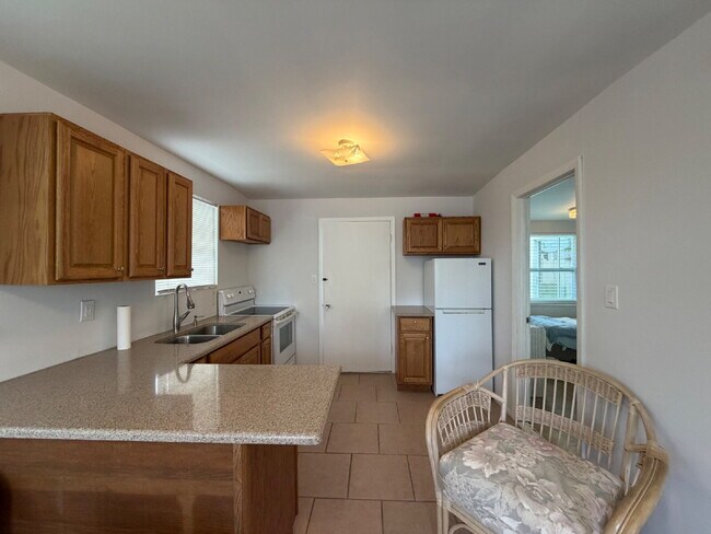 Building Photo - "Charming 1-Bedroom Retreat in North Port – Cozy 700 Sq Ft Oasis!"